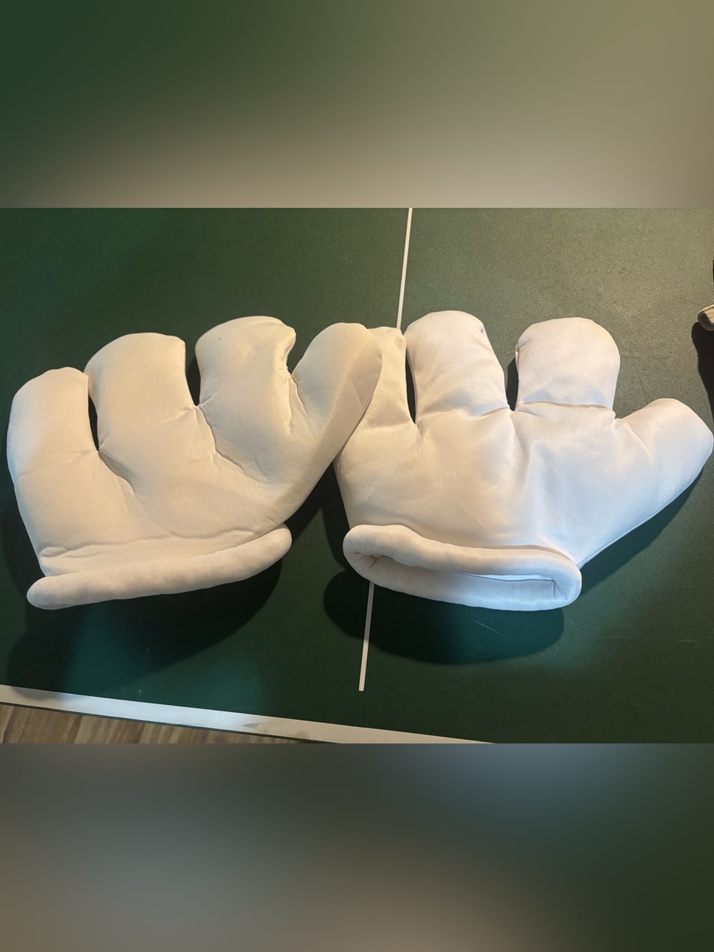 Disney Mickey Mouse White Costume Gloves Plush Pair - Picture 1 of 1